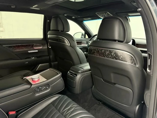 2023 Genesis G90 - Image 16 of 21