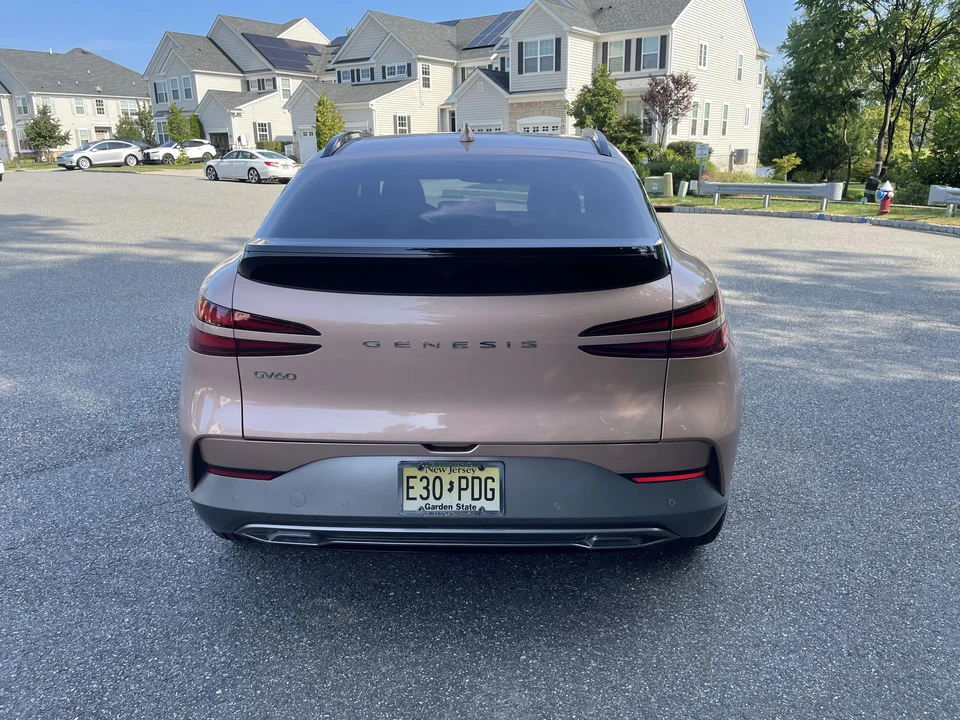 2023 Genesis GV60 - Image 8 of 31