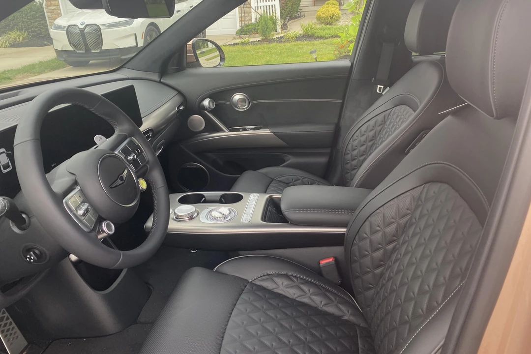 2023 Genesis GV60 - Image 18 of 31