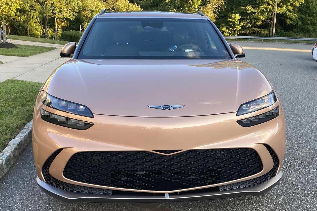 2023 Genesis GV60 - Image 2 of 31