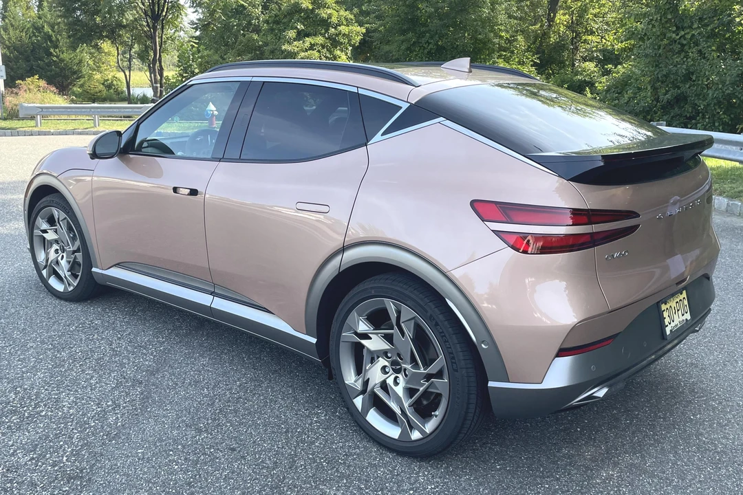 2023 Genesis GV60 - Image 4 of 31