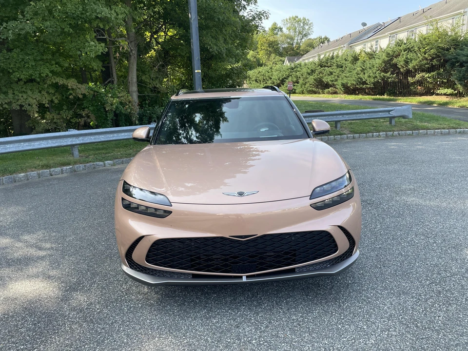 2023 Genesis GV60 - Image 6 of 31