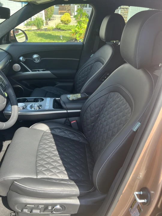 2023 Genesis GV60 - Image 22 of 31