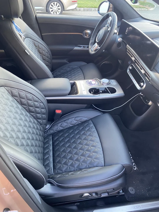 2023 Genesis GV60 - Image 27 of 31