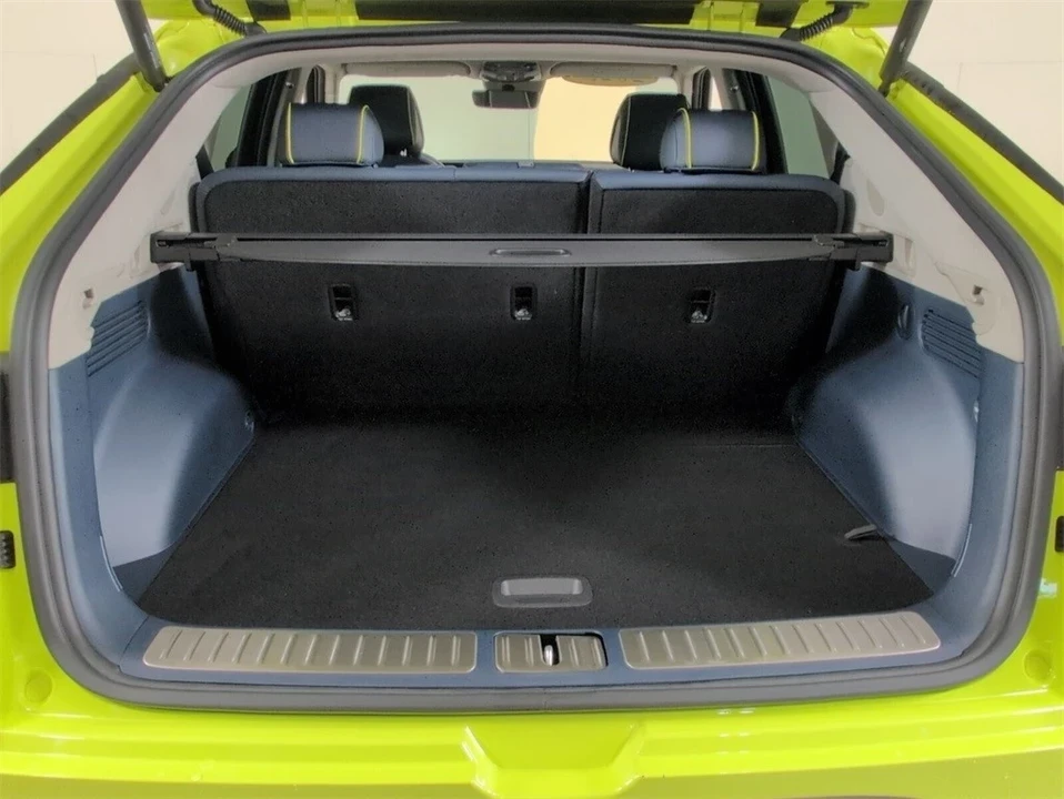 2023 Genesis GV60 - Image 8 of 12