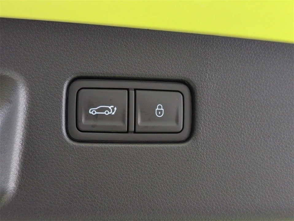 2023 Genesis GV60 - Image 9 of 12
