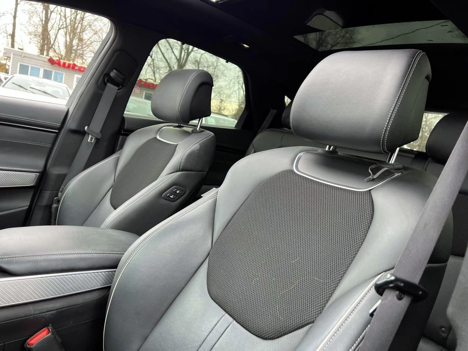 2023 Genesis GV70 - Image 12 of 21