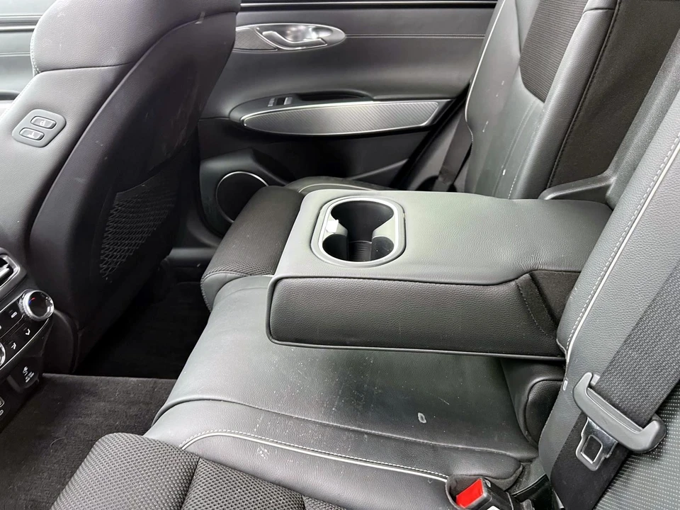 2023 Genesis GV70 - Image 14 of 21