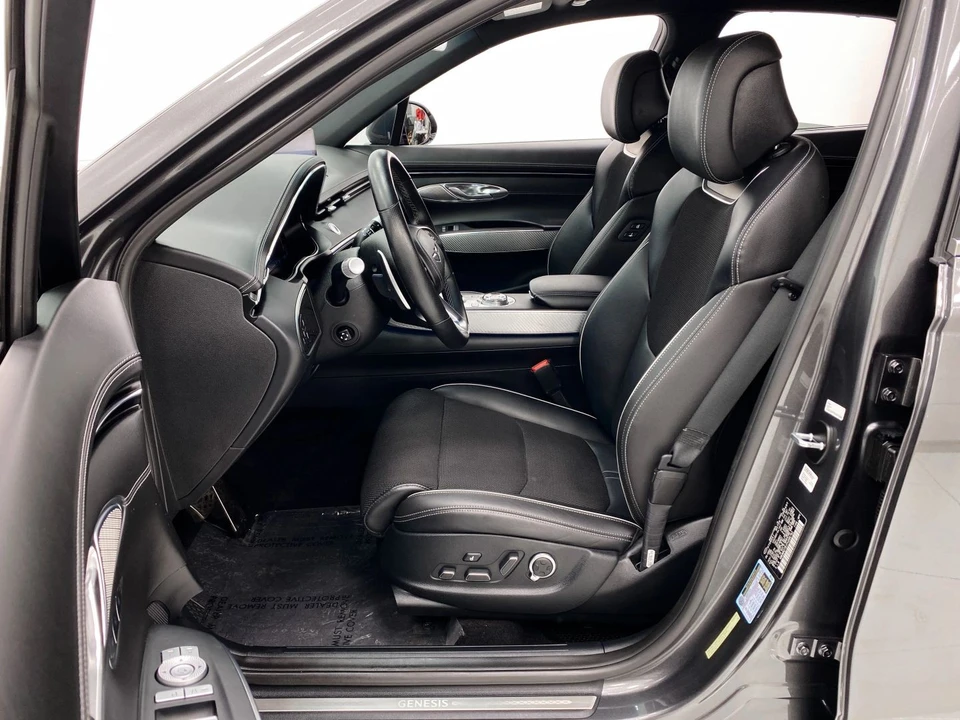 2023 Genesis GV70 - Image 17 of 21