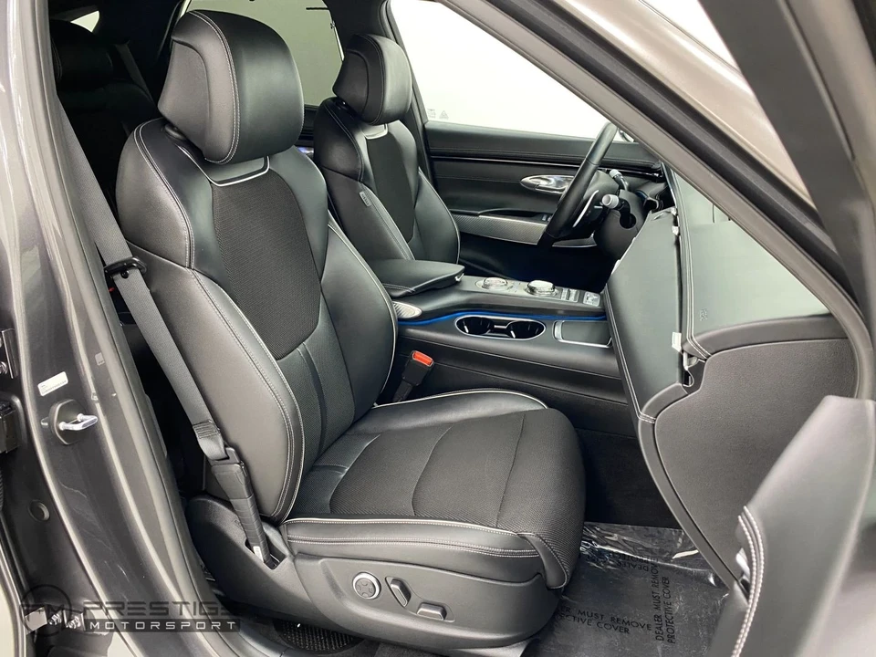 2023 Genesis GV70 - Image 16 of 21