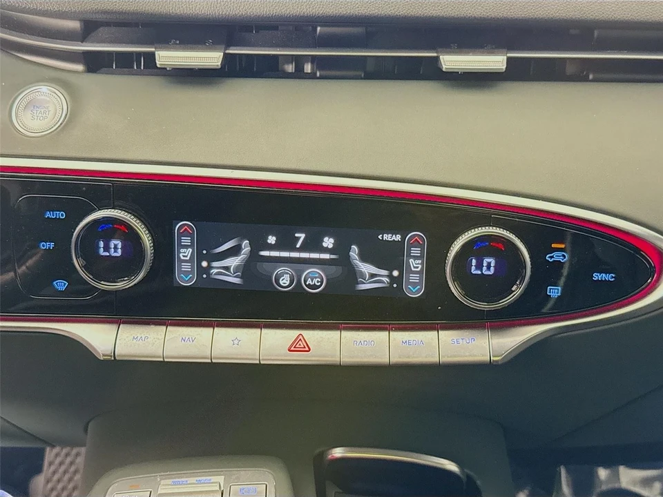 2023 Genesis GV70 - Image 16 of 21