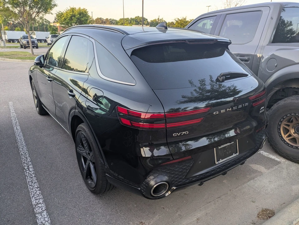 2023 Genesis GV70 - Image 4 of 4