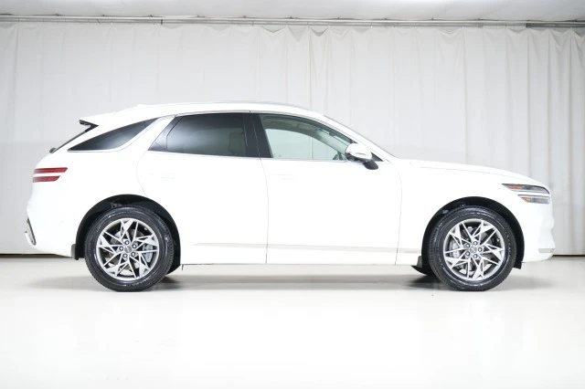 2023 Genesis GV70 - Image 15 of 21
