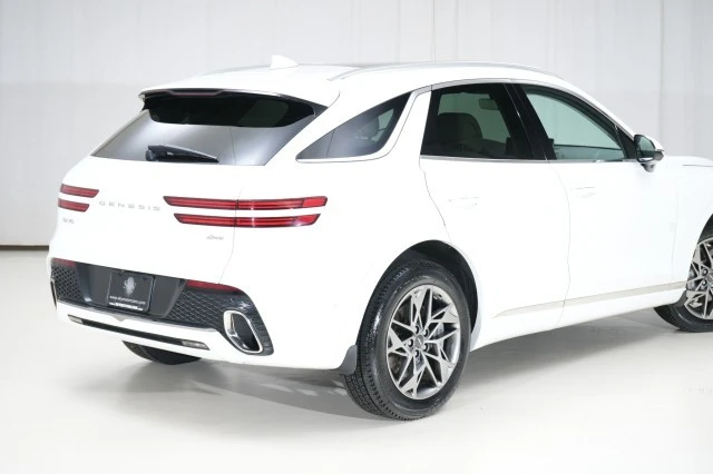 2023 Genesis GV70 - Image 17 of 21