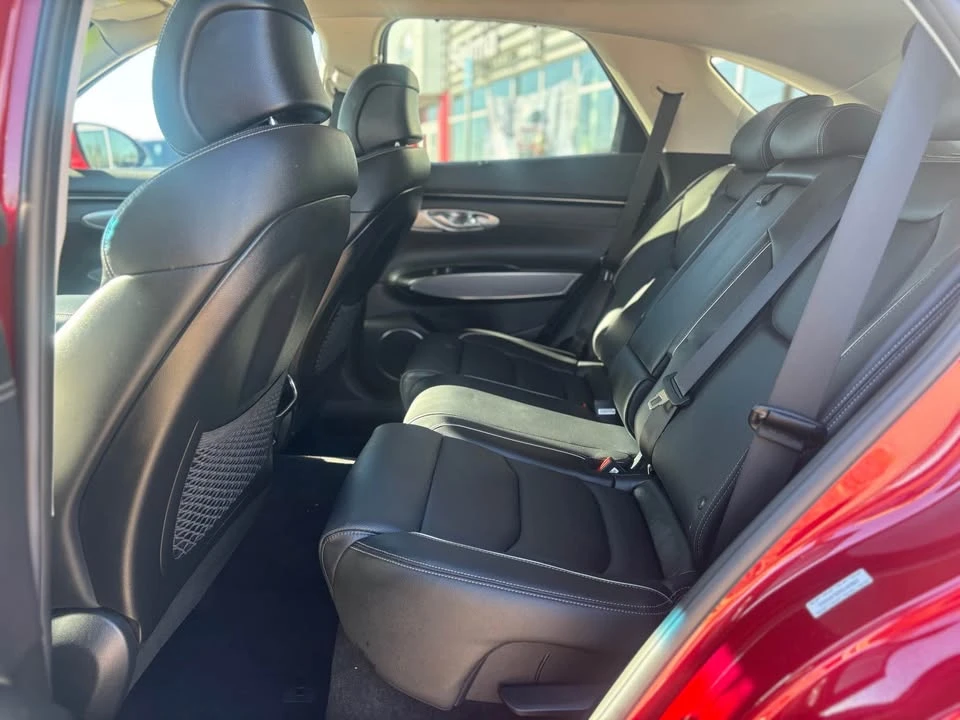 2023 Genesis GV70 - Image 9 of 17