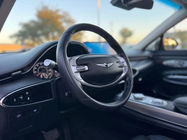 2023 Genesis GV70 - Image 14 of 21