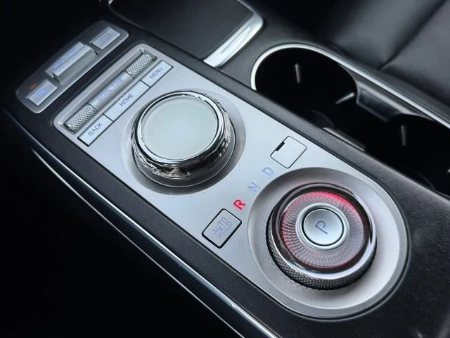2023 Genesis GV70 - Image 18 of 21