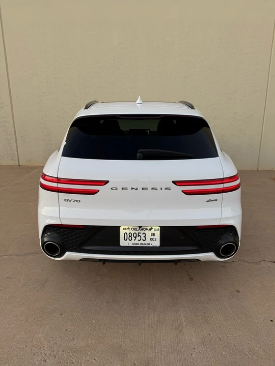2023 Genesis GV70 - Image 10 of 21