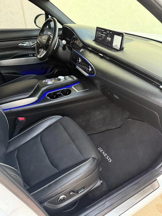 2023 Genesis GV70 - Image 17 of 21