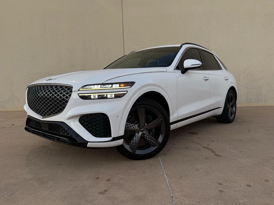 2023 Genesis GV70 - Image 9 of 21