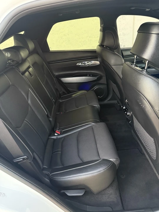 2023 Genesis GV70 - Image 17 of 21