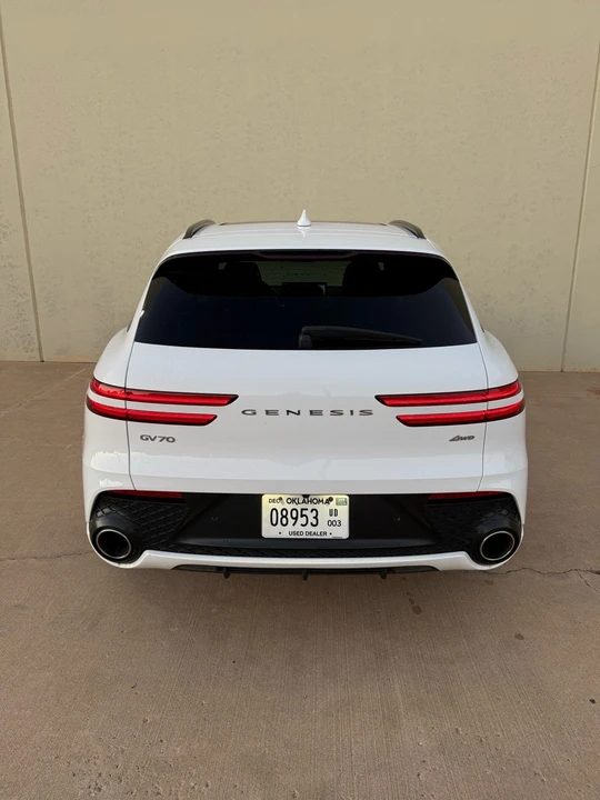 2023 Genesis GV70 - Image 12 of 21
