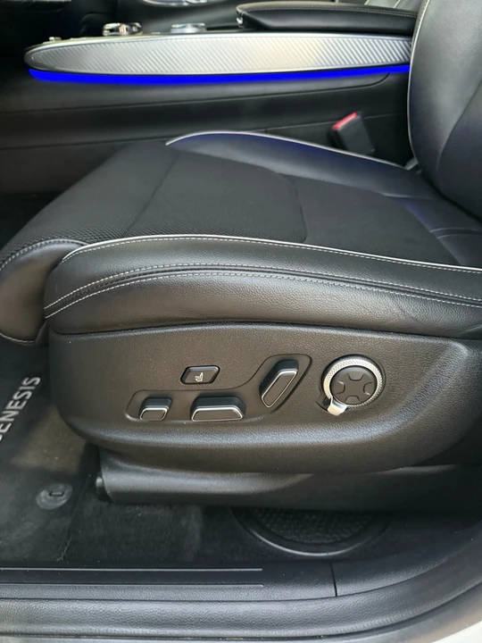 2023 Genesis GV70 - Image 21 of 21