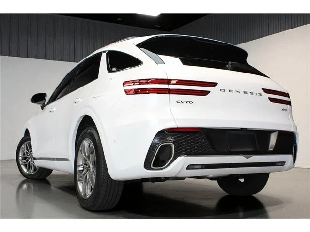 2023 Genesis GV70 - Image 10 of 21
