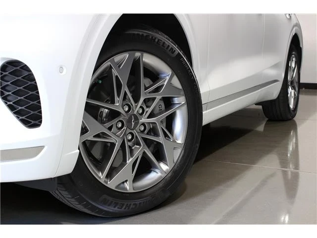 2023 Genesis GV70 - Image 19 of 21