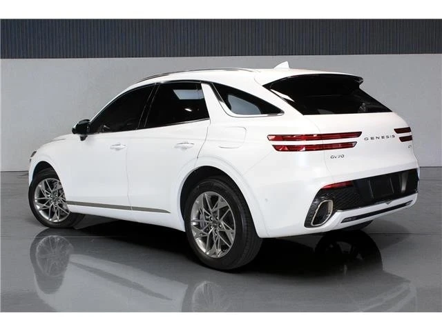 2023 Genesis GV70 - Image 11 of 21