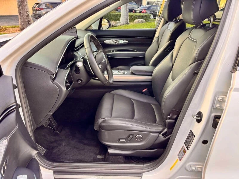 2023 Genesis GV70 - Image 13 of 21