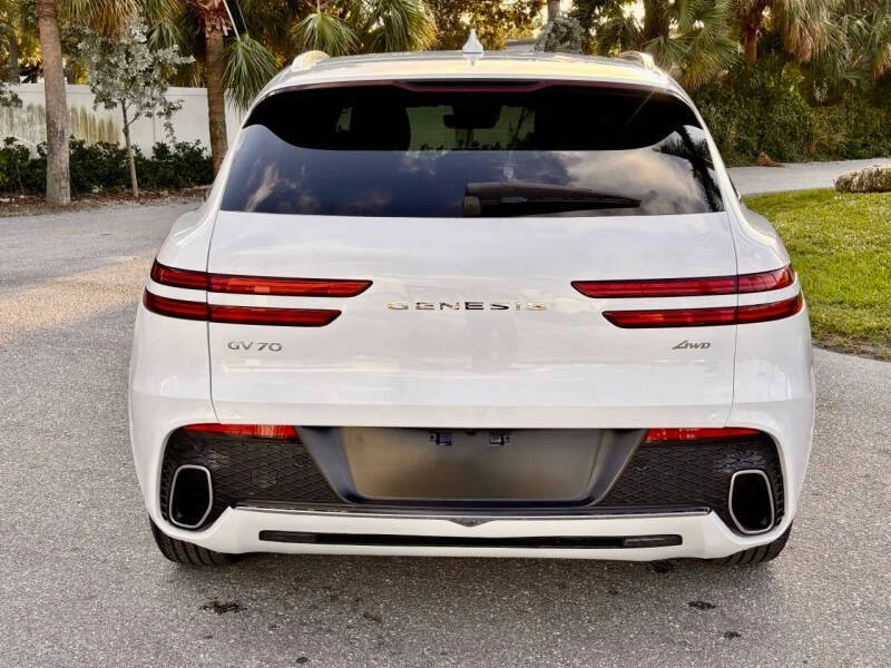 2023 Genesis GV70 - Image 8 of 21