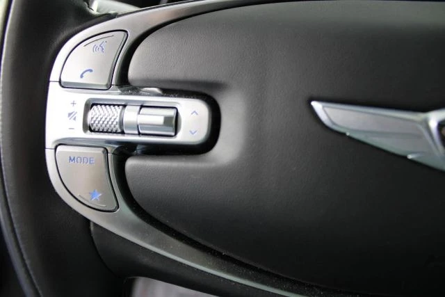 2023 Genesis GV80 - Image 16 of 21