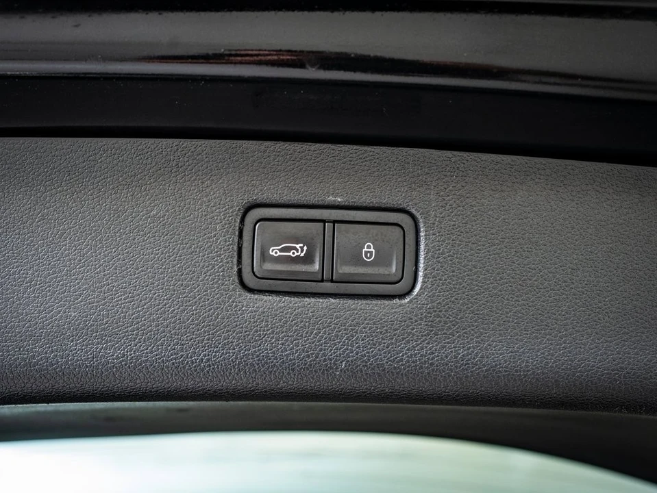 2023 Genesis GV80 - Image 18 of 21