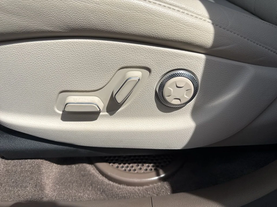 2023 Genesis GV80 - Image 10 of 21