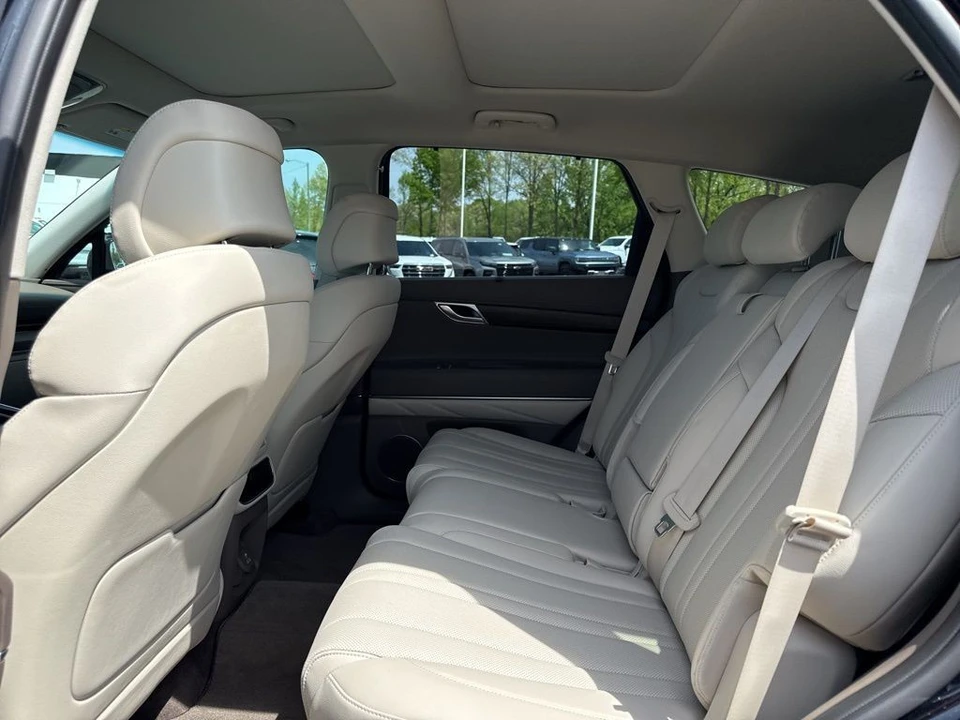 2023 Genesis GV80 - Image 13 of 21