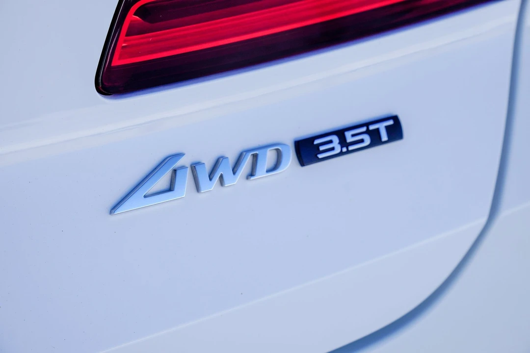 2023 Genesis GV80 - Image 18 of 21