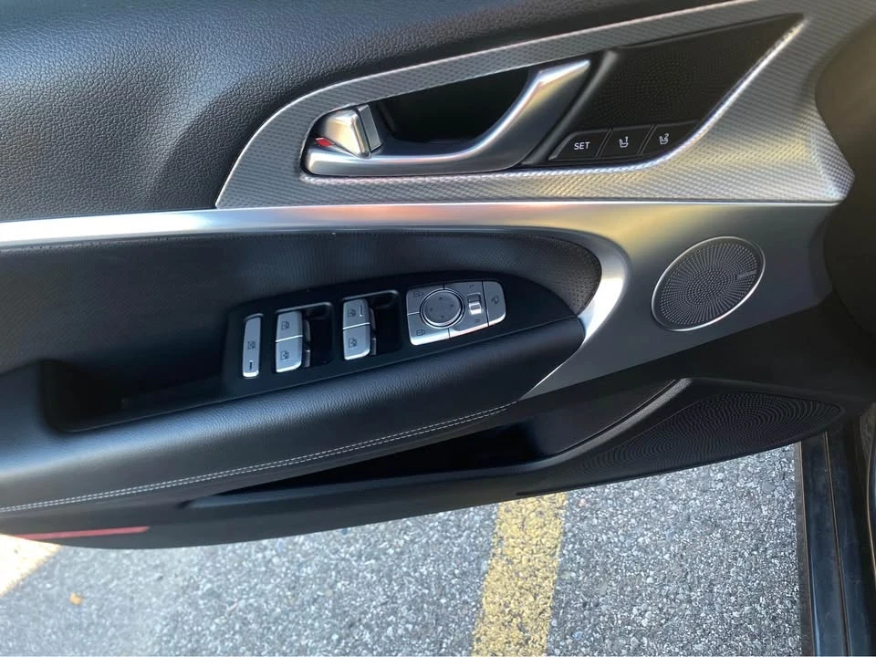 2023 Genesis G70 - Image 14 of 17