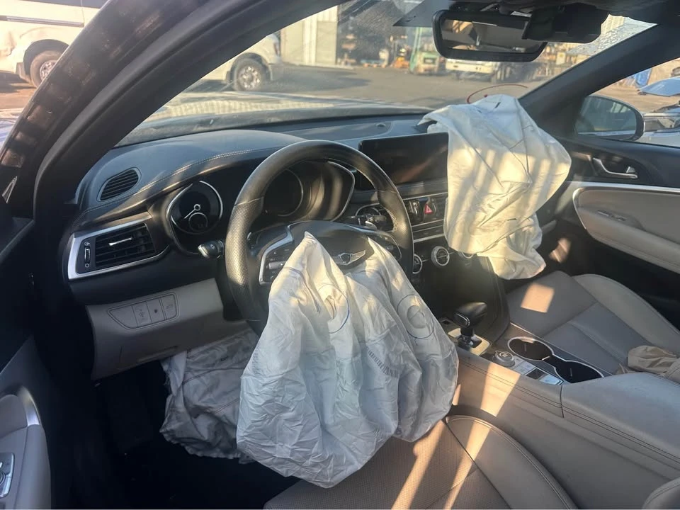 2023 Genesis G70 - Image 5 of 5