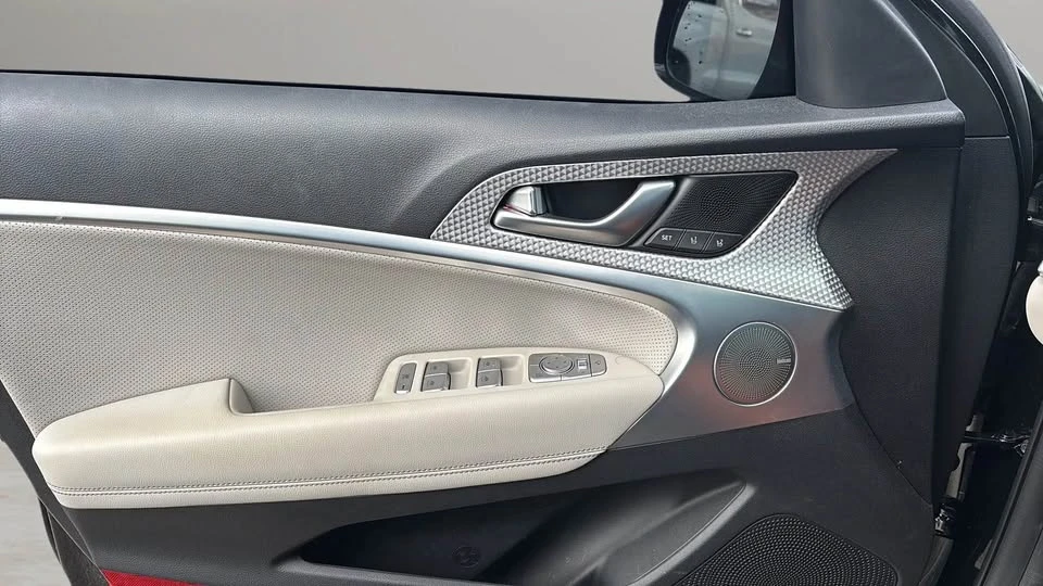 2023 Genesis G70 - Image 13 of 18
