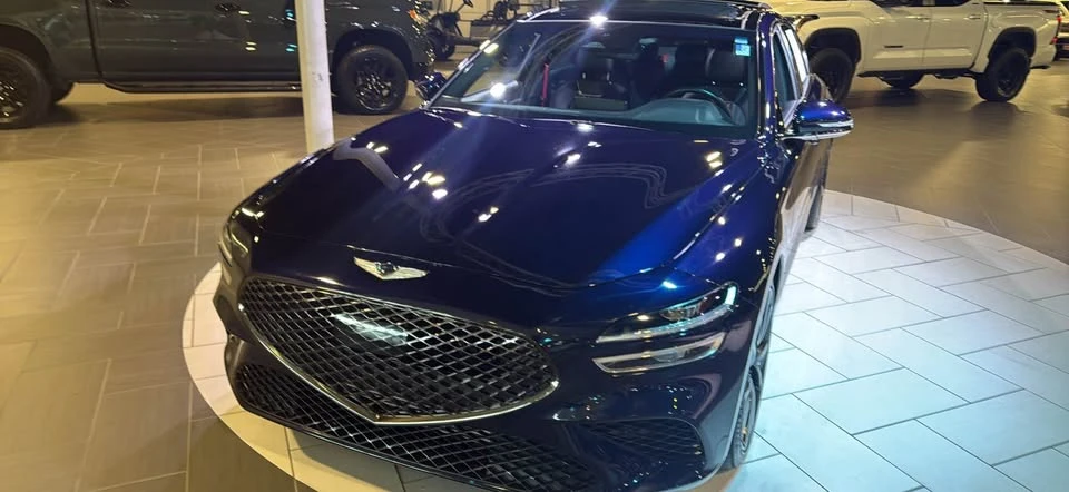 2023 Genesis G70 - Image 2 of 5