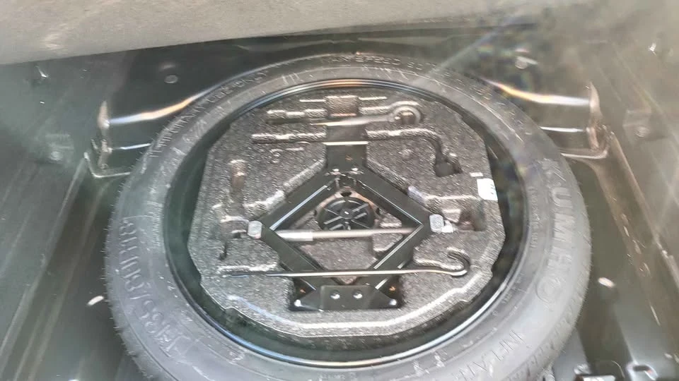 2023 Genesis G70 - Image 7 of 8