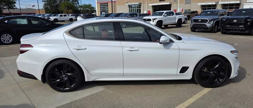 2023 Genesis G70 - Image 2 of 11