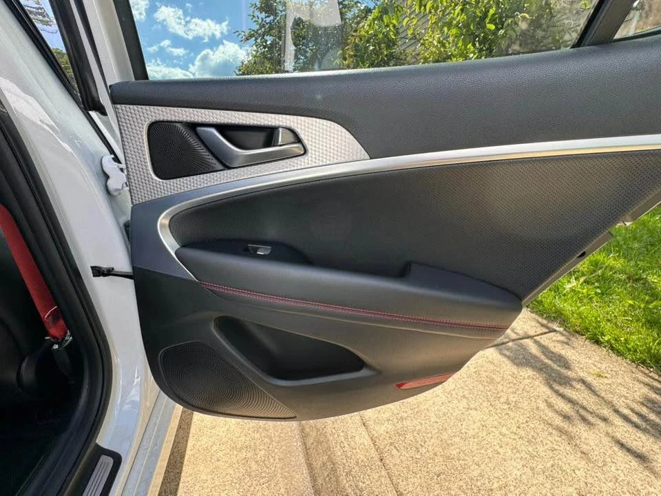 2023 Genesis G70 - Image 5 of 14
