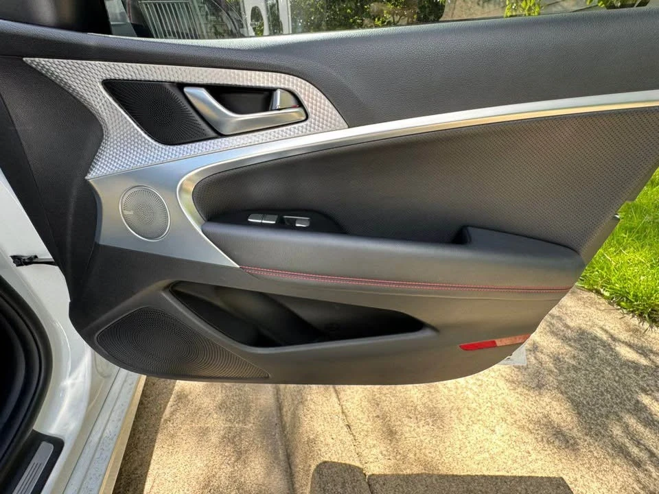 2023 Genesis G70 - Image 9 of 14