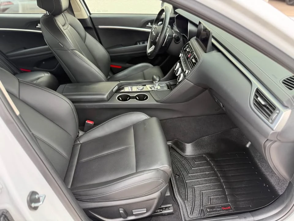 2023 Genesis G70 - Image 10 of 11