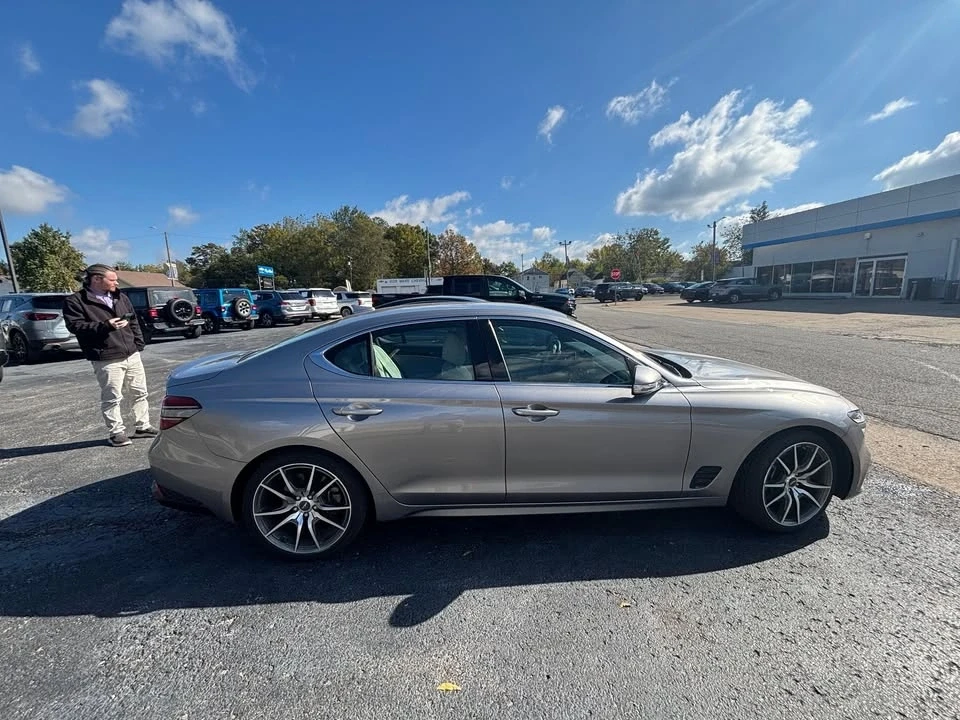 2023 Genesis G70 - Image 2 of 4