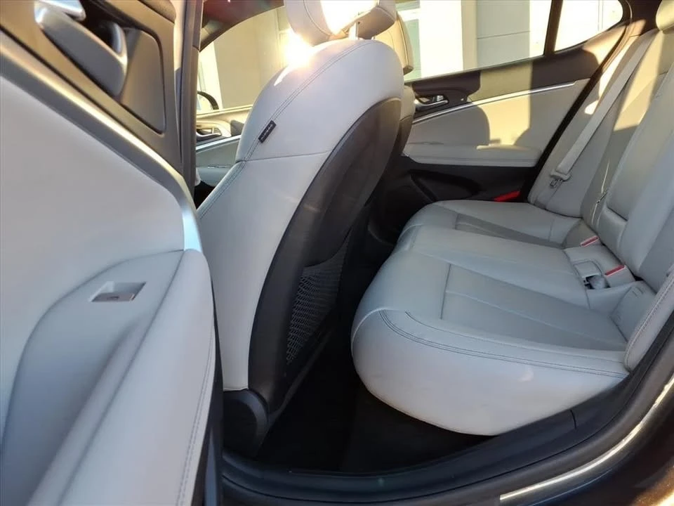 2023 Genesis G70 - Image 14 of 16