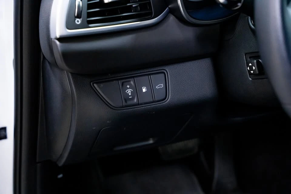 2023 Genesis G70 - Image 18 of 20