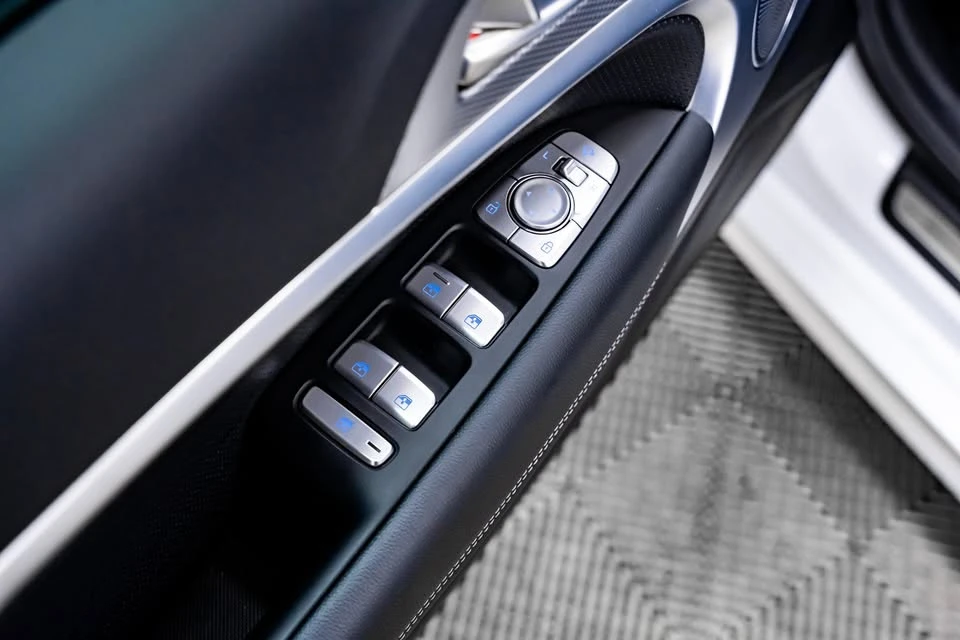 2023 Genesis G70 - Image 16 of 20